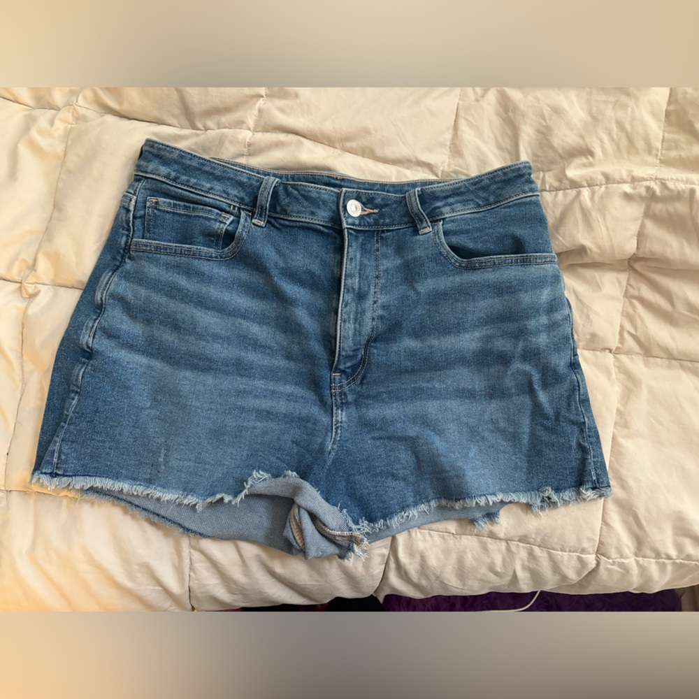 American Eagle mom shorts